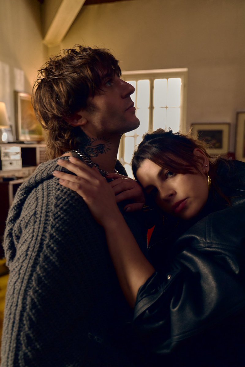 VACCI PIANO 
fuori il 13 marzo 🫶🏻
<a href="/rkomi_mirko/">Mirko</a>