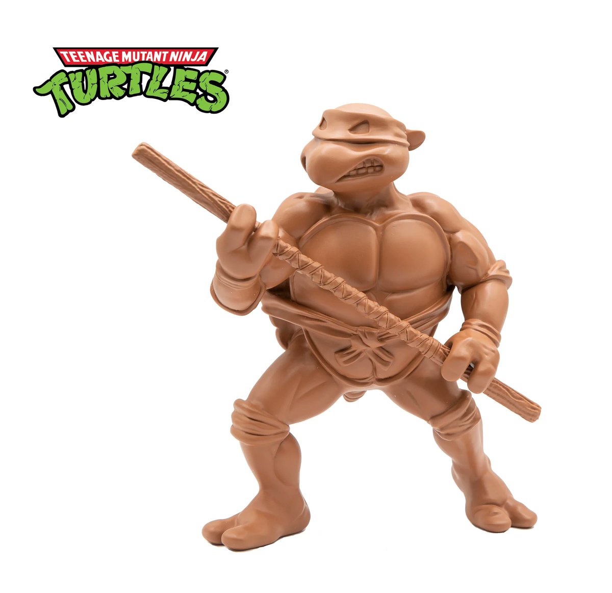 D’après vous, pour une dernière grande célébration de toutes ces années, Playmates Toys devrait-il sortir un nouveau trophée ? Peut-être cette fois à l’effigie de Donatello, lui qui avait servi de prototype pour l’une des toutes premières sculptures de la gamme. #playmatestoys