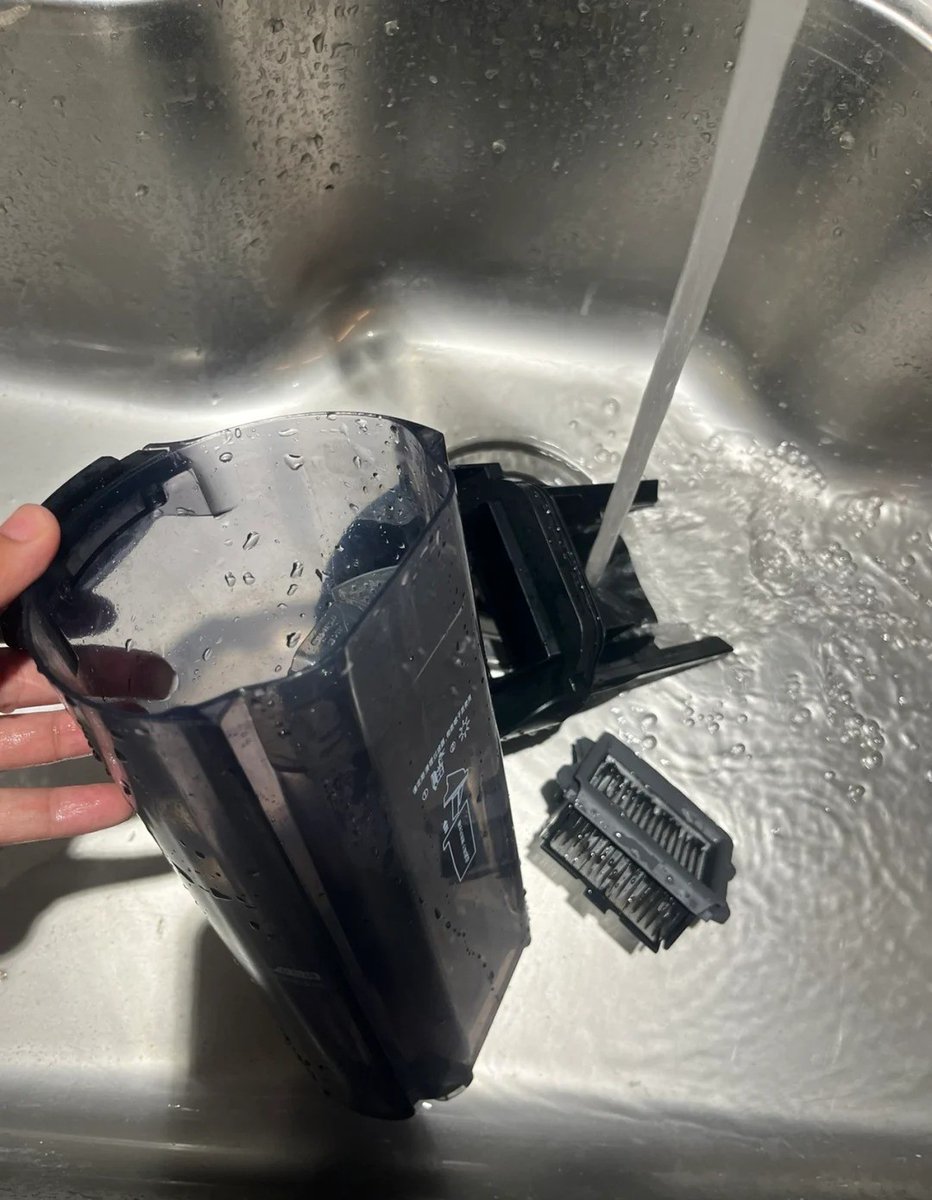 Agatha2531's tweet photo. A happy Wednesday, of course, starts with cleaning 😋 https://t.co/zs5Kqtbn0f