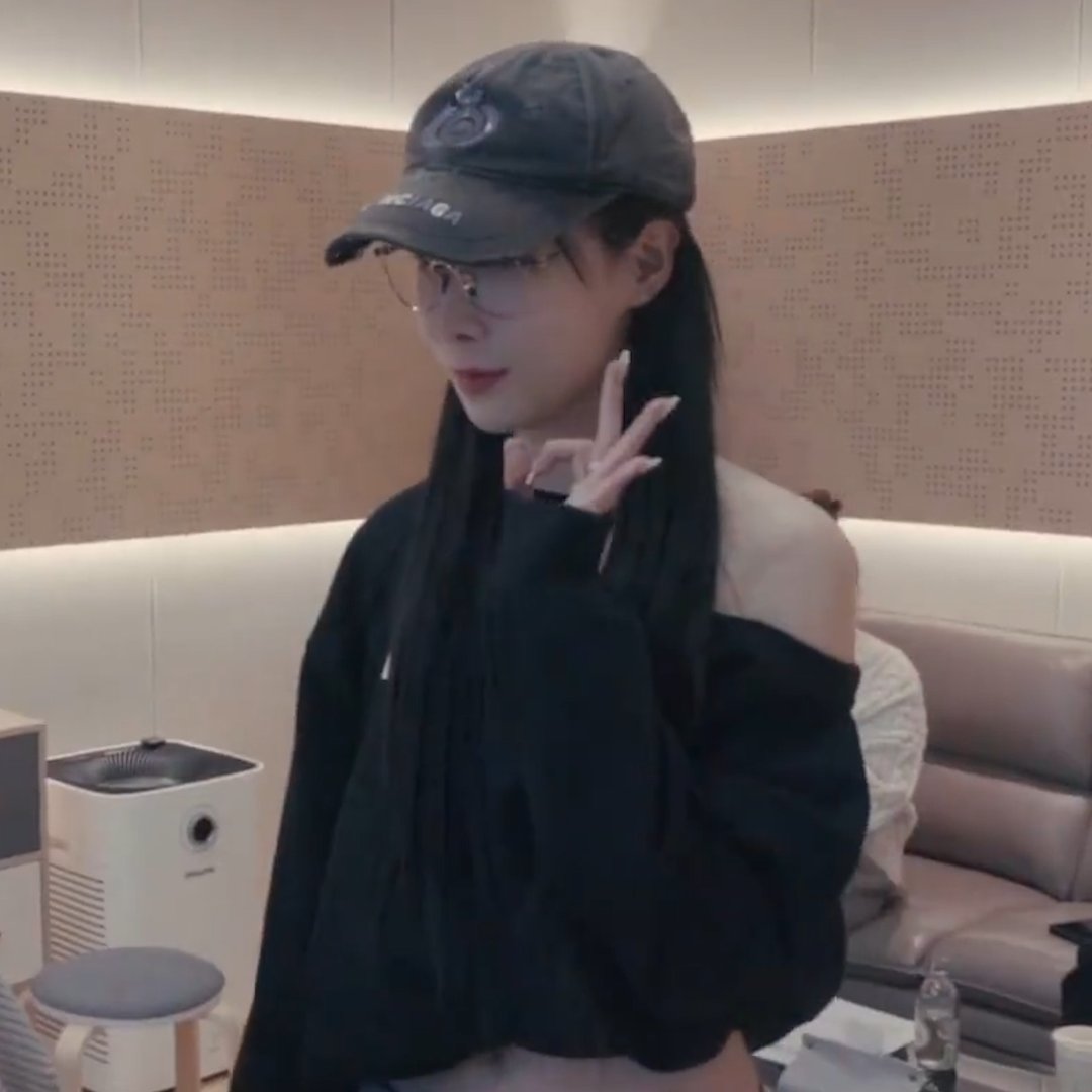 Handong loops 🫧 #AtsnstA tweet media