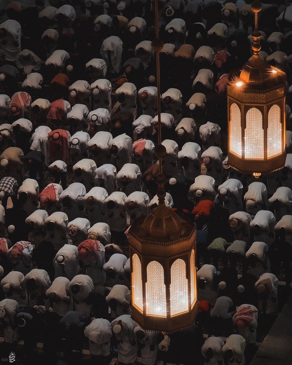 "كَم أنقذ اللهُ أقوامًا فأدهَشهُم
قالوا مُحالٌ ولكنْ ربّنا جَبَرا" 🤍