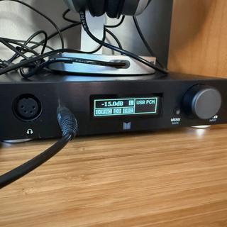 على كثر ماجربت amp dac 
ماقدرت اتقبل غيره Monolith THX  788 
بعد 4 سنوات يالله حصلت واحد مستعمل وحمدلله شريته 😍