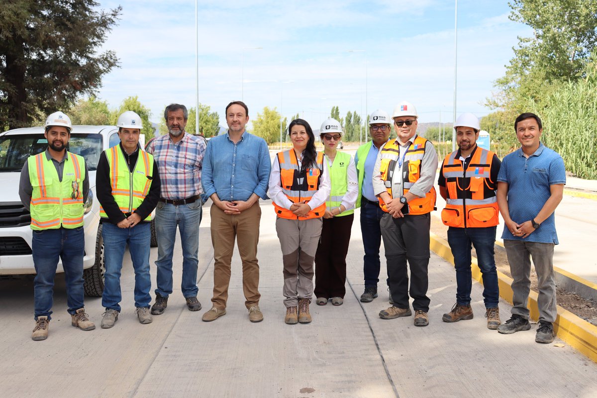 MOPOHiggins's tweet photo. 🚧 95% de avance en la Pasada Urbana de #SantaCruz

Con una inversión sectorial superior a $17 mil millones, el Ministerio de Obras Públicas, a través de la Dirección de Vialidad O’Higgins, continúa avanzando en el proyecto que transformará la conectividad de Santa Cruz. https://t.co/MoTqjh0IR2