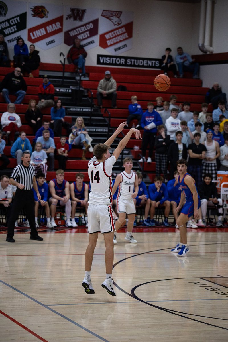 WDHSBoysBBall's tweet photo. Congratulations to Kogan Kluesner for being named 2nd Team all-MVC Mississippi Division! https://t.co/ME975YuyaT