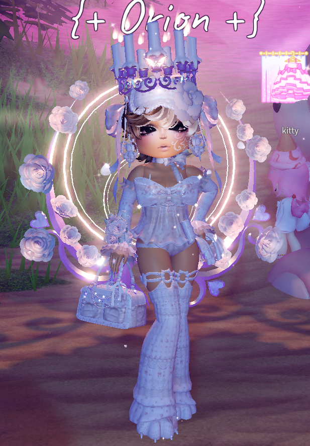 samiamrh's tweet photo. Royale Highs most controversial item:  Bad Kitty Heels
Just got attacked by a group of girls just for owning them😭 https://t.co/y0QaoAEVW0
