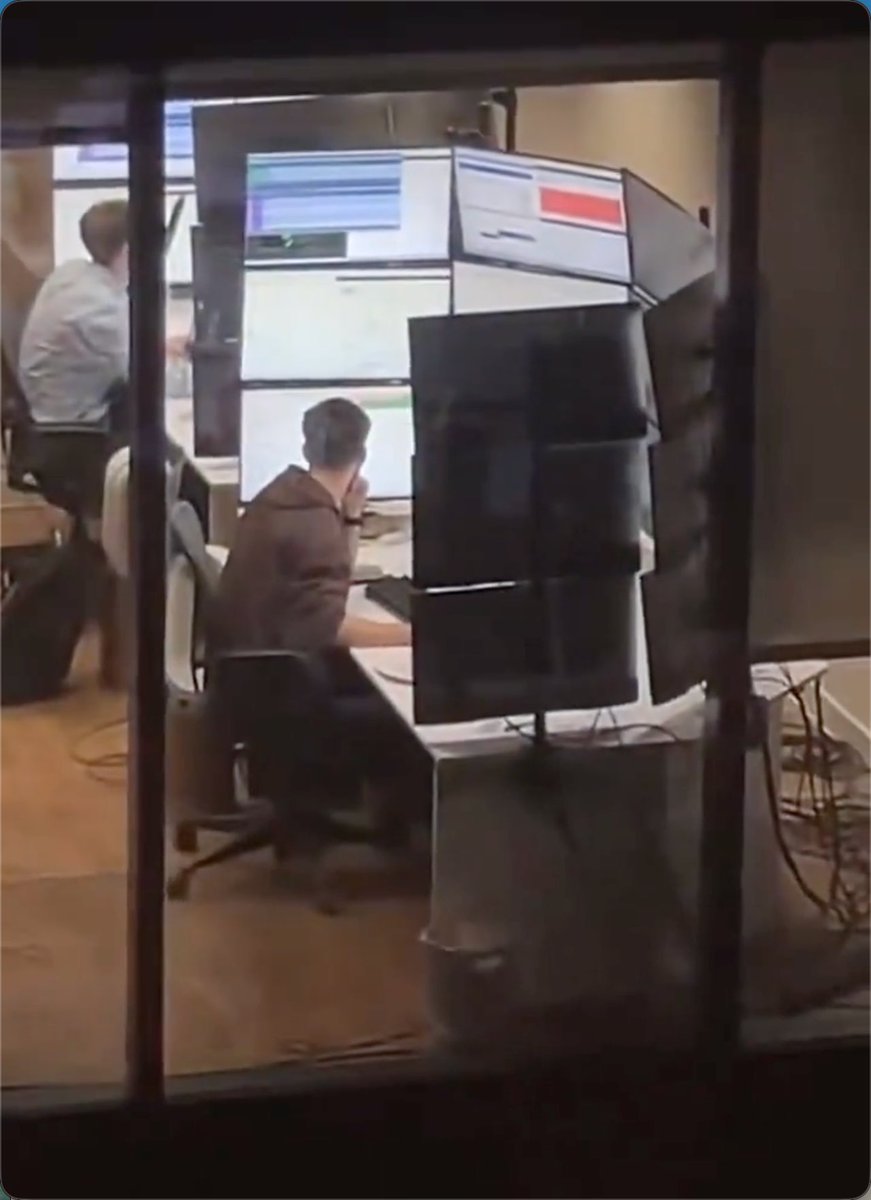 闪电说 tweet media