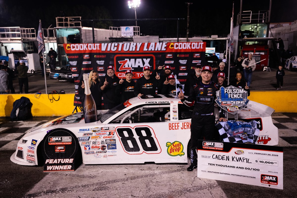 BuzzeRacing tweet media