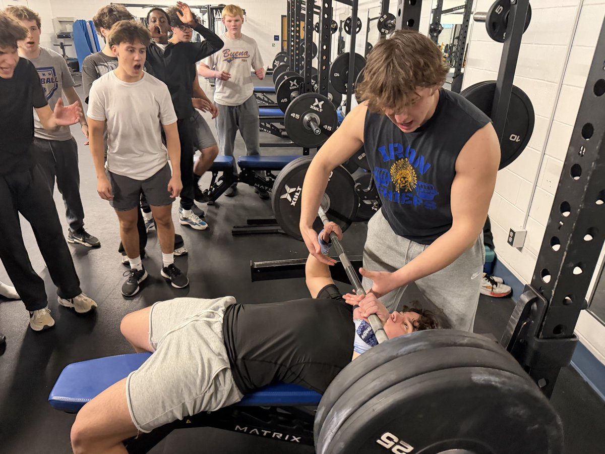 Buena Chiefs Football tweet media