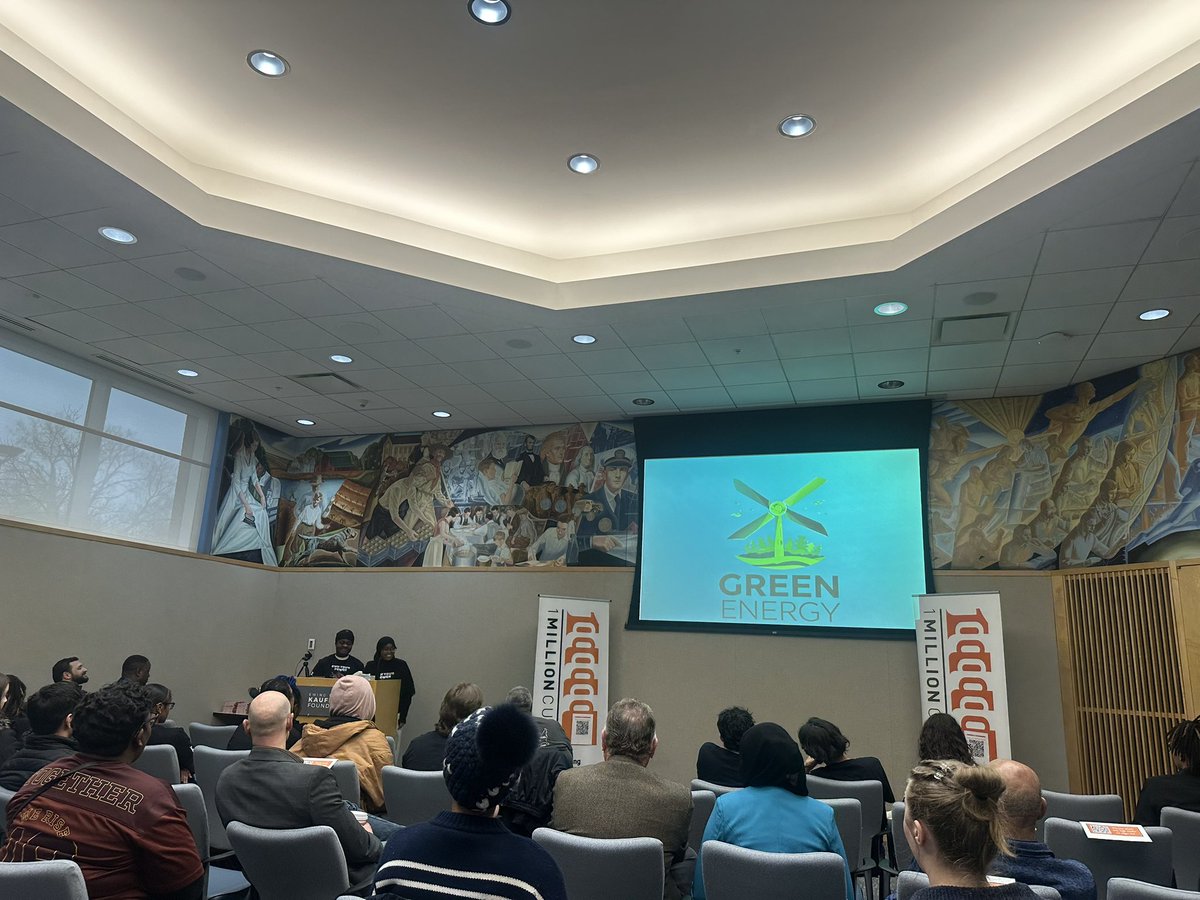 AAdamsEML's tweet image. Our @kcpublicschools East HS Business Ss were on fire today at 1 Mil Cups!  Incredible pitches focused on solutions to support the integration of renewable energy.   #RWL #CTE #DesignThinking