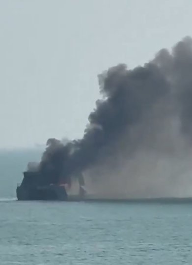 AymanMatNews's tweet image. #US Pentagon Announces #Targeting of Iranian Warship Soleimani Near Bandar Abbas