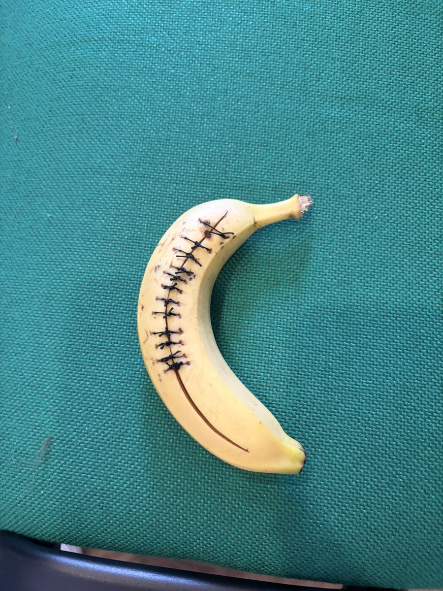 lugiarachi's tweet image. today i Performed a. surgery on This banana 👇👇👇 if you are in Need of any surgeries for #Cheap, i am Here !