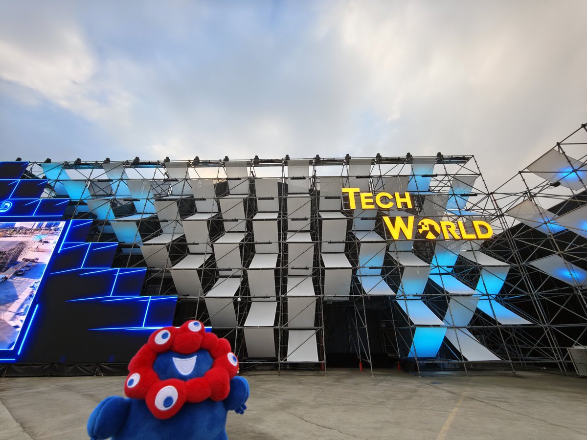 chamatalie's tweet photo. たまたま寄ったフェスにTech Worldが移設されてて万博ロスが再発して今本当に脳を破壊されている

#アフター万博 https://t.co/7e2M0wHipw