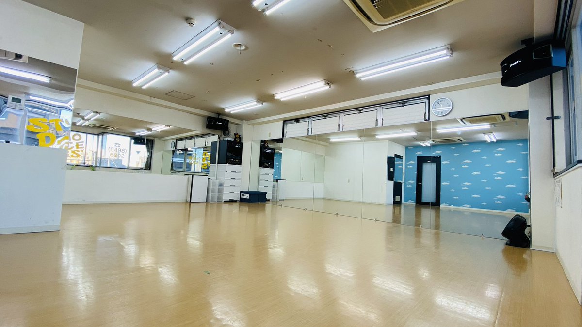 nishida_project's tweet photo. 格安レンタルスタジオ

・ダンスボーカル アイドル 等
・ワイヤレスマイク 8本あり
・東急大井町線 戸越公園駅 すぐ

https://t.co/xB0ZSo4zOK

9:00〜12:00　1200円/時間
12:00〜17:00　1500円/時間
17:00〜22:00　2000円/時間

#品川区 
#戸越
#戸越公園
#ダンス
#ダンススタジオ https://t.co/IXpbPH6aAV