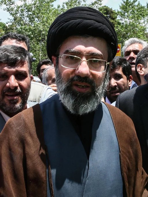 El nuevo "Líder Supremo" Mojtaba Khamenei está profundamente arraigado en el Reino Unido 🇬🇧 , posee propiedades de lujo en las zonas más caras de Londres y viaja regularmente a Londres para recibir atención médica privada.

El Reino Unido permitió esto durante años.