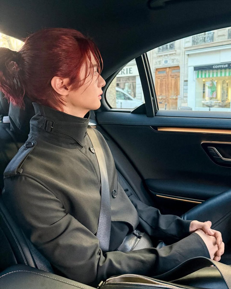 [⛰️🐠] 🖤🤍#courregesFW26

#BOYNEXTDOOR #보이넥스트도어
#TAESAN #LEEHAN
@ courreges @ nicolas.difelice