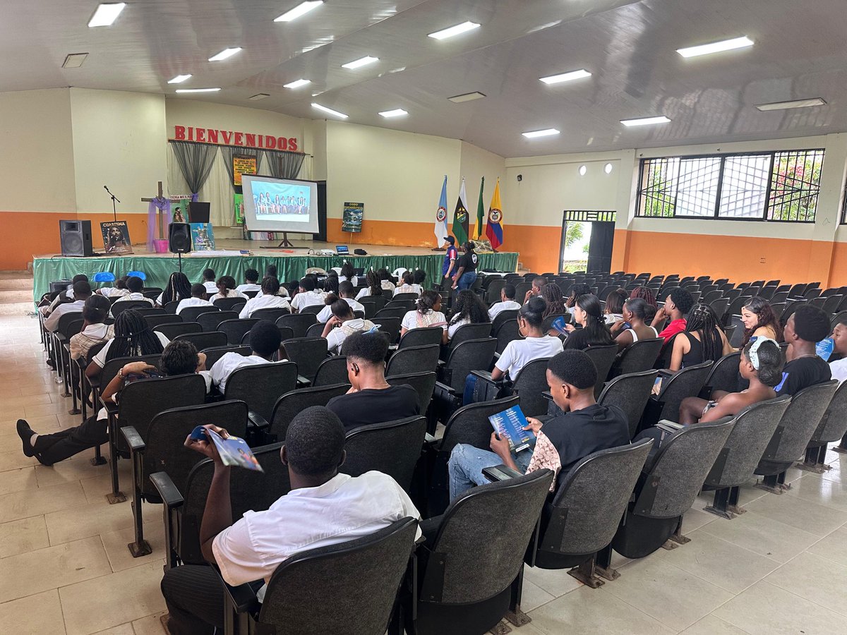 IUDIGITAL's tweet photo. Realizamos una jornada institucional en Guapi , Cauca para dialogar con docentes, estudiantes y padres de familia sobre el proyecto del @Mineducacion (PTIES)  y su alcance para la transformación positiva desde la educación. https://t.co/vDflgwuelv