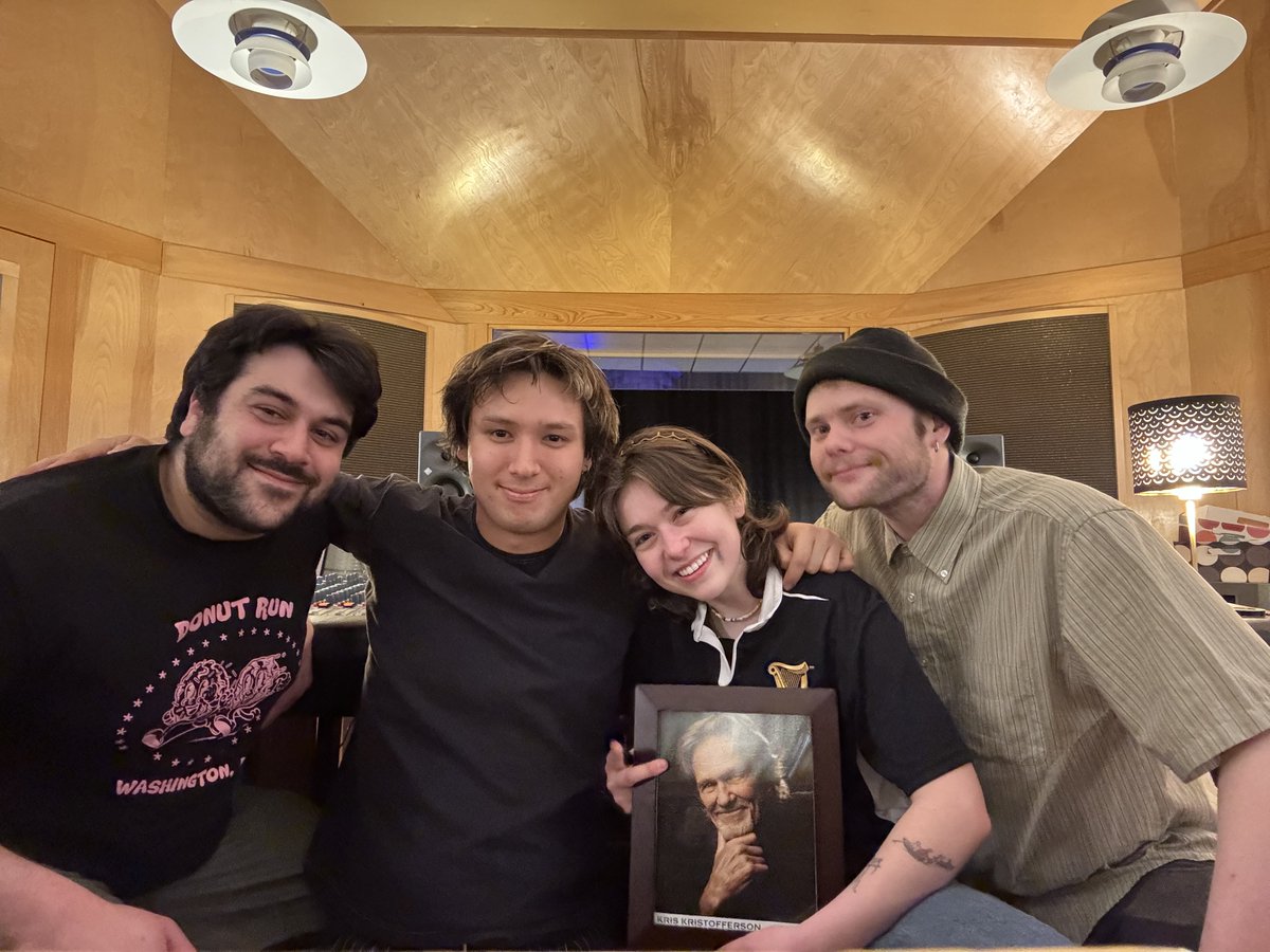 Snail Mail tweet media