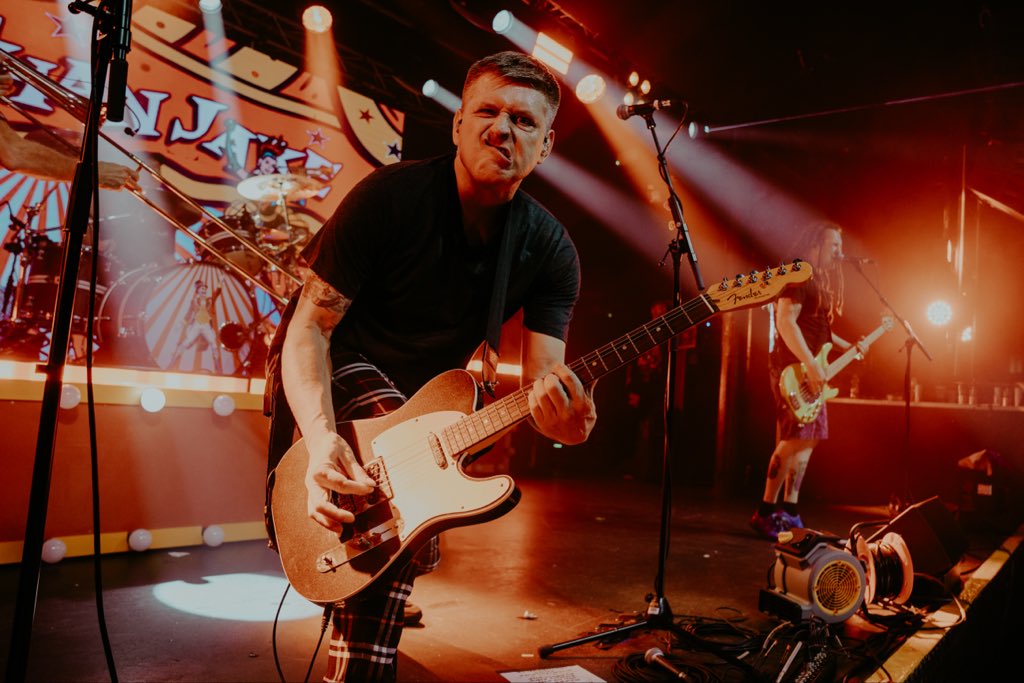 Chris DeMakes tweet media