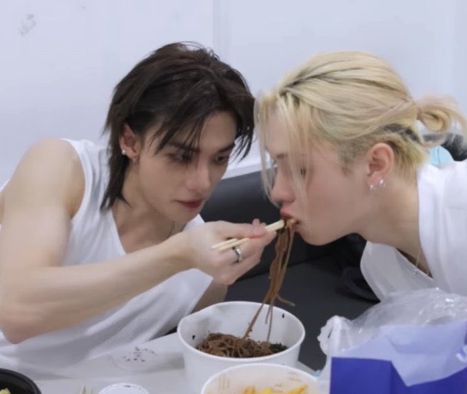 jessica 🐣 ang ~ (@valrani_skz) on Twitter photo 