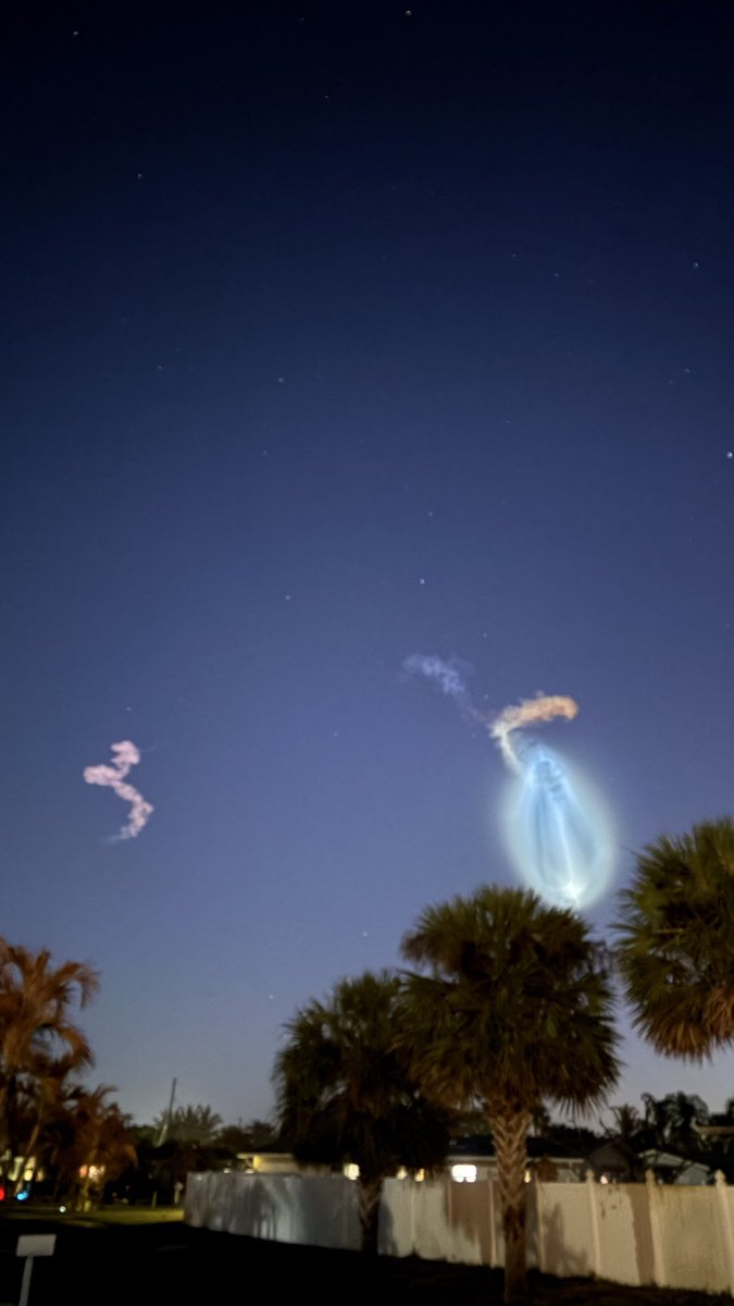 jackpmorgan_'s tweet photo. Falcon 9 spreading love this morning @elonmusk https://t.co/zDS9wiDrTR