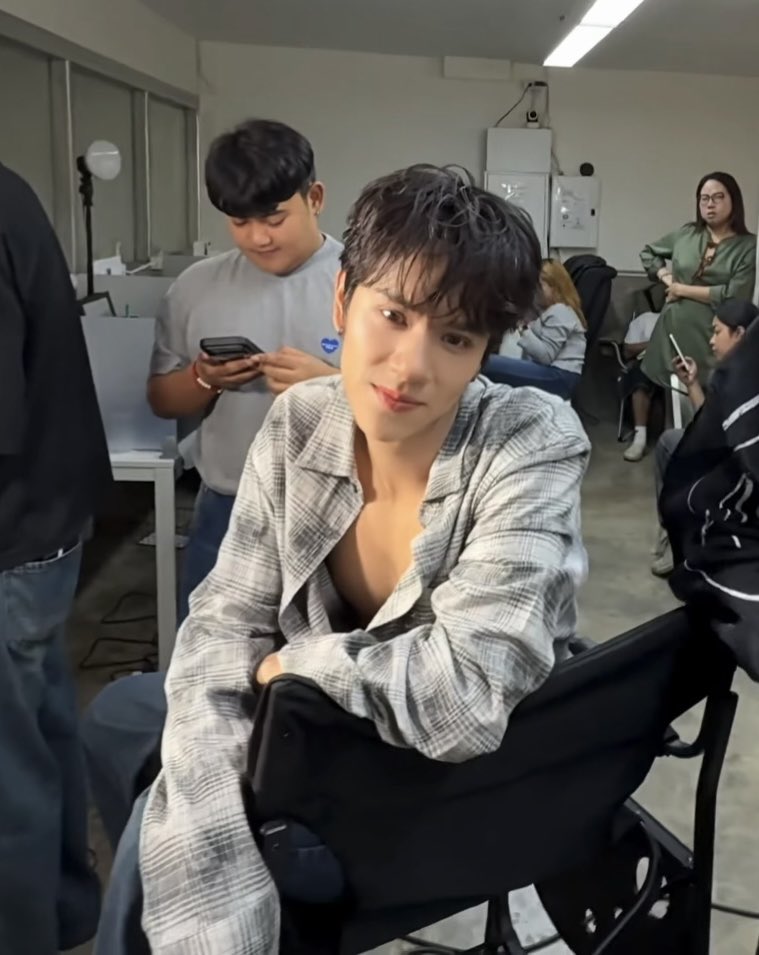 mochitriplen's tweet photo. ใส่เสื้อดีดีได้มั้ย!!  เป็นคนสวยแล้วจะทำอะไรก็ได้เหรอ หยึ่ยยยย https://t.co/my3NrFmJ6y