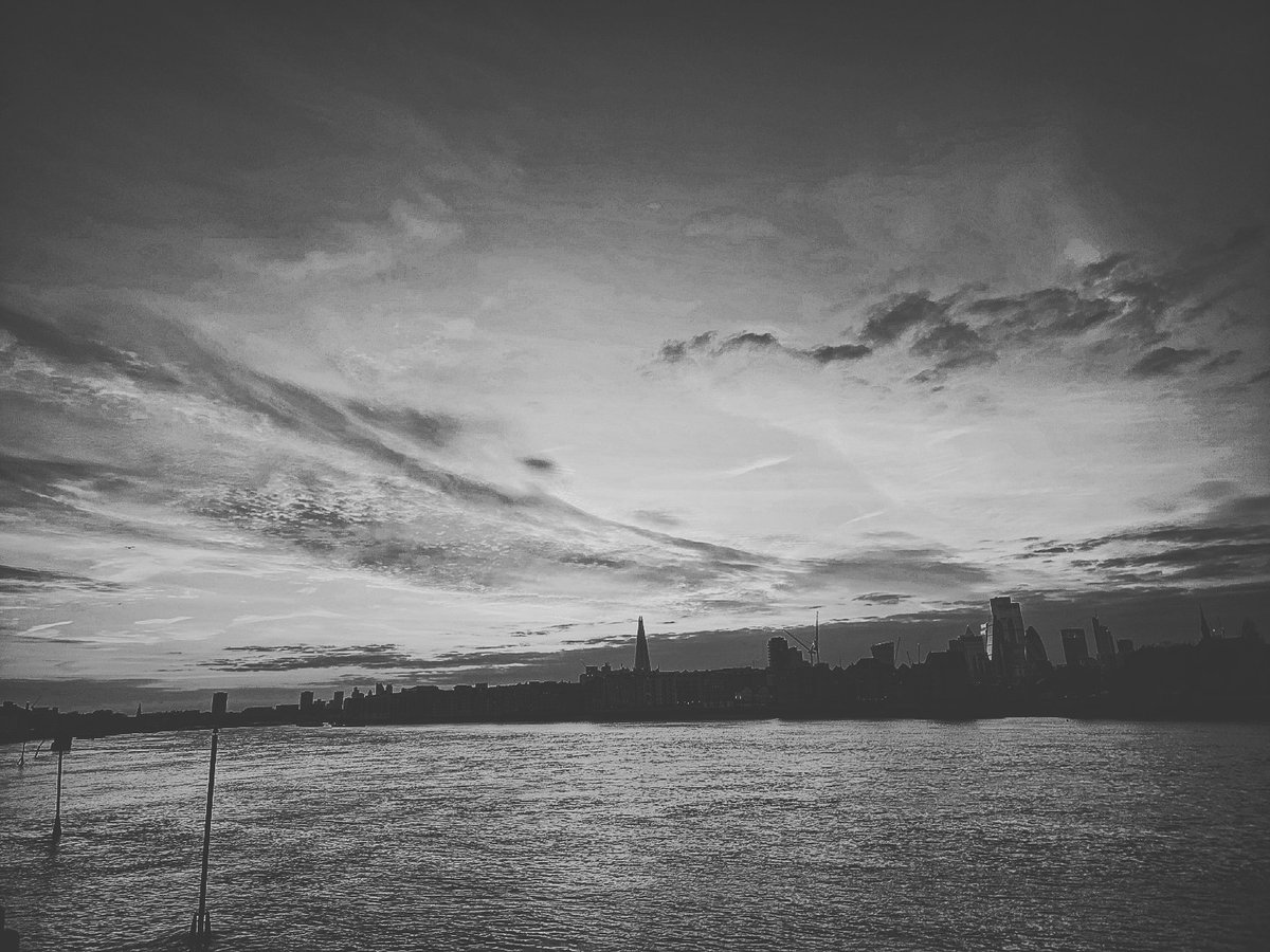 NickSmi74202914's tweet image. #blackandwhitephotography edited vs original photo 
#cameralife 
#lensculture 
#cameravibes 
#peacefulmoments 
#photograghy 
#skyphotography