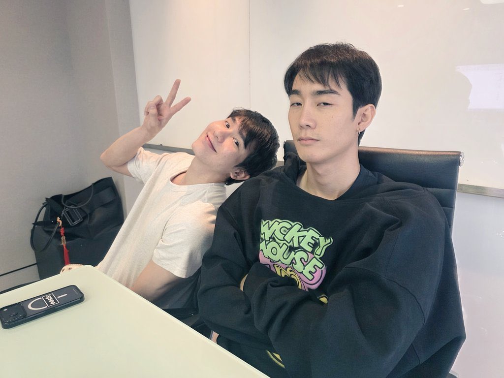 isoryouxxgor's tweet photo. เห้ยยุดีๆพี่ก็เป็นพยานรัก😭
https://t.co/Q3GtFuNbTb
#kasibook #fforce_ #forebook https://t.co/wBWR3FqcZ3
