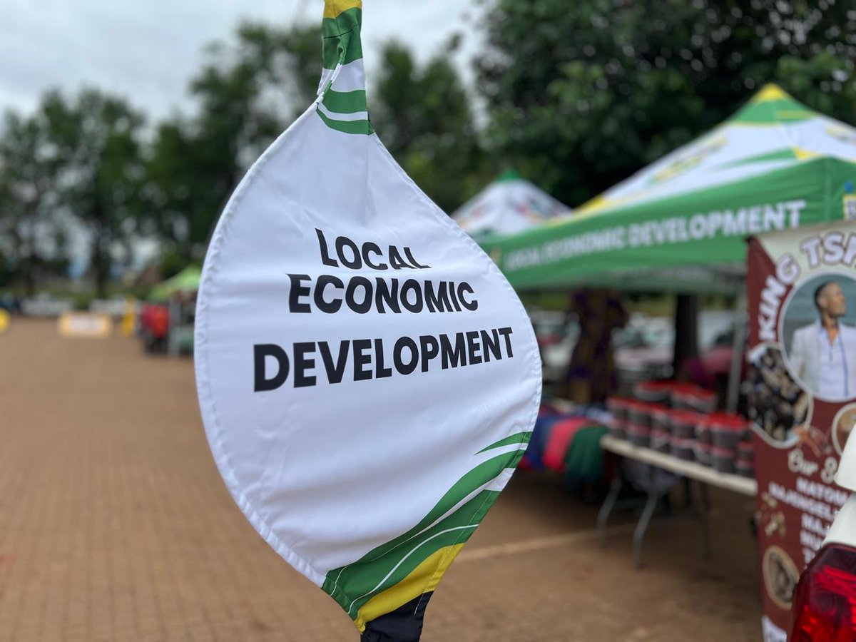 golimpopo's tweet photo. In Progress

Mopani Pop up Market | Maake Mall | Tzaneen 

https://t.co/te9pRzr0vA 
#limpoporeimagined
#golimpopo | #moretoenjoy https://t.co/87f3IzltBO