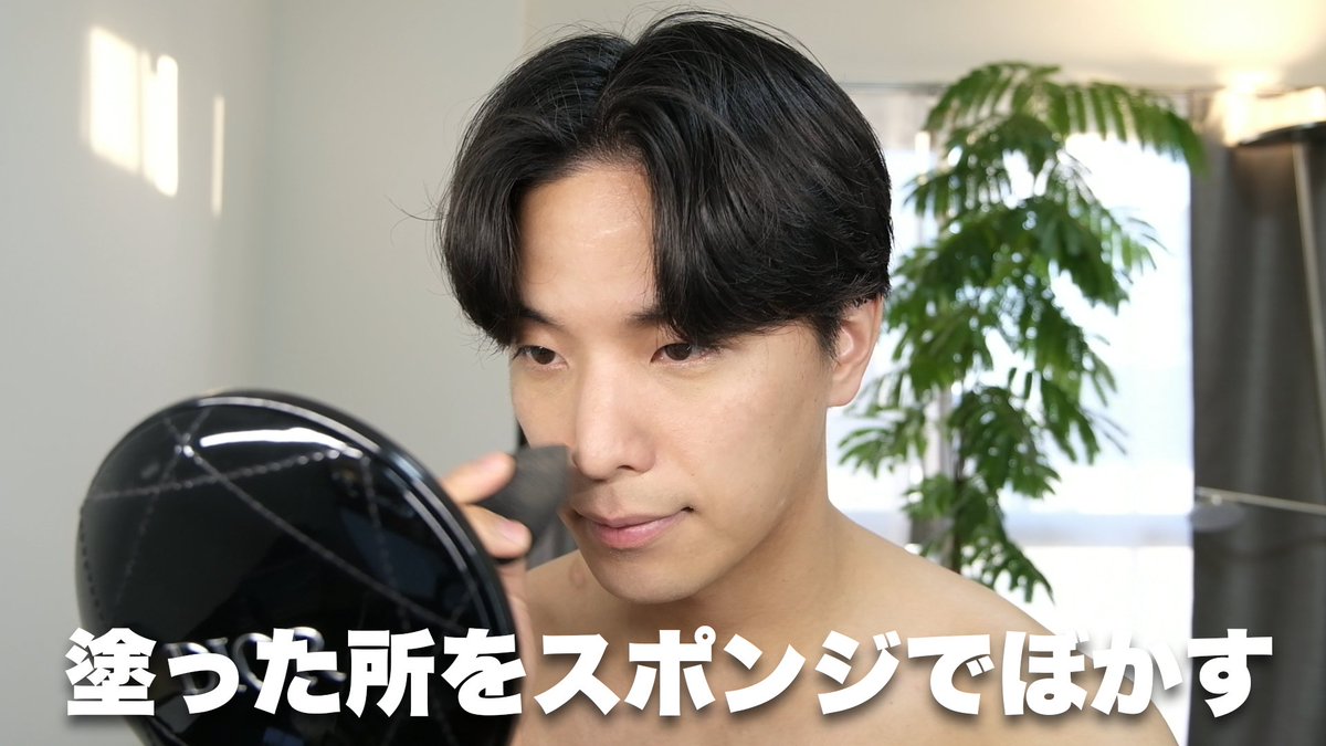 kosukemakeup's tweet photo. メンズメイクのシェーディングで鼻筋を作る秘密を紹介しています！ https://t.co/8IQhyABnWt