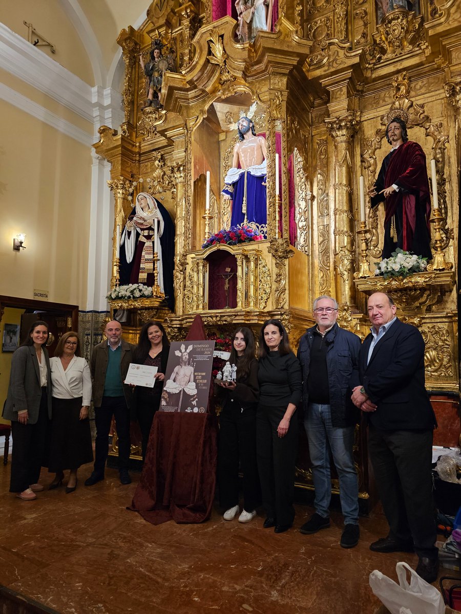 El cartel, realizado en pintura digital y dedicado a Nuestro Padre Jesús Despojado, fue descubierto por el Hermano Mayor y la autora. Se entregó un donativo a la asociación para sus proyectos y servicios.