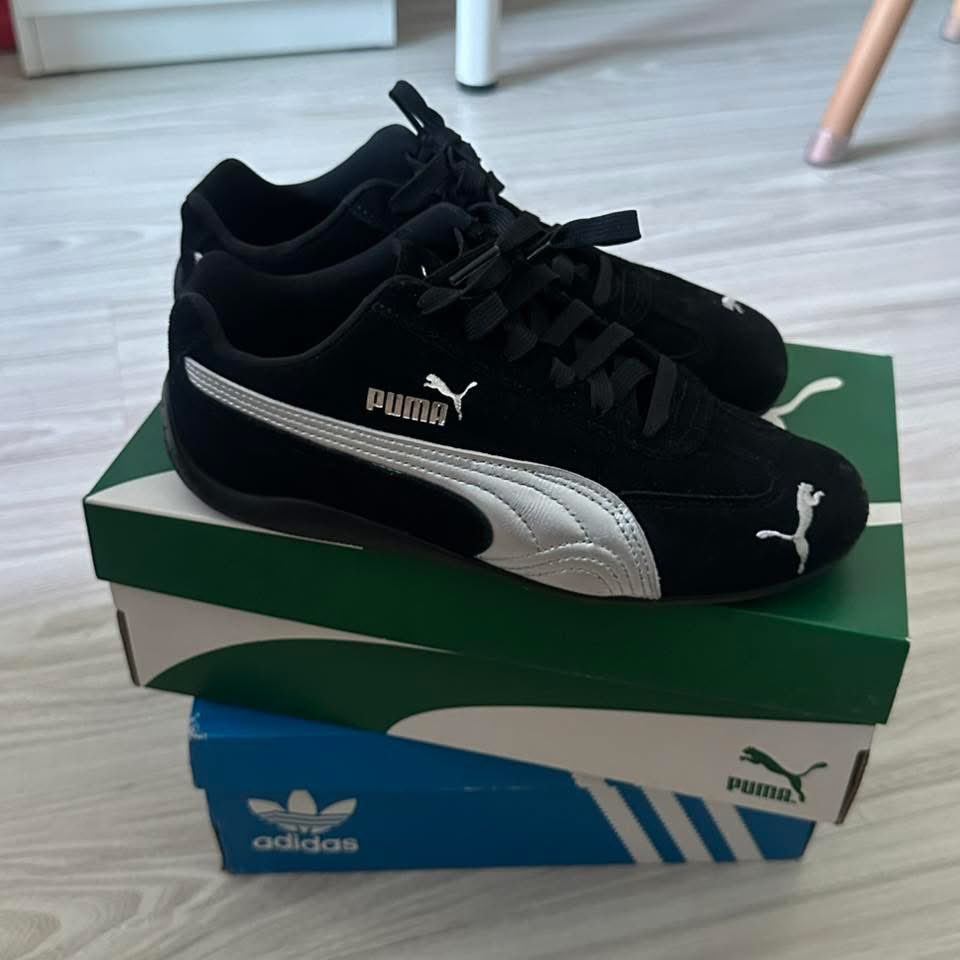 fluffyleeno's tweet photo. ส่งต่อ puma speedcat รุ่น limited ไซส์ 4 uk ซื้อมาจากช้อปที่ taipei แท้แน่นอนค่า ได้มาประมาณ 3500ค่าเงินไต้หวัน ขอส่งต่อ 3000 รวมส่งค่ะ กล่อง อปกครบ 💯 ของจริงสีสวยมากน้าแถบเป็นสีเงินๆ 🥹🩶  #ส่งต่อรองเท้า #รองเท้ามือสองของแท้ #ส่งต่อpuma #pumaspeedcat #ส่งต่อadidas https://t.co/aPnuf93721