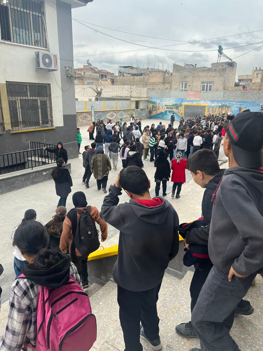 Deprem tatbikatı, okulumuzda tüm öğretmen ve öğrencilerimizin katılımıyla gerçekleştirildi.
<a href="/tcmeb/">Millî Eğitim Bakanlığı</a> 
<a href="/sanliurfammem63/">Şanlıurfa İl Milli Eğitim Müdürlüğü</a> 
<a href="/HaliliyeMem/">Haliliye İlçe Milli Eğitim Müdürlüğü</a> 
<a href="/MustafaCDR1/">Mustafa CİDİR</a>
