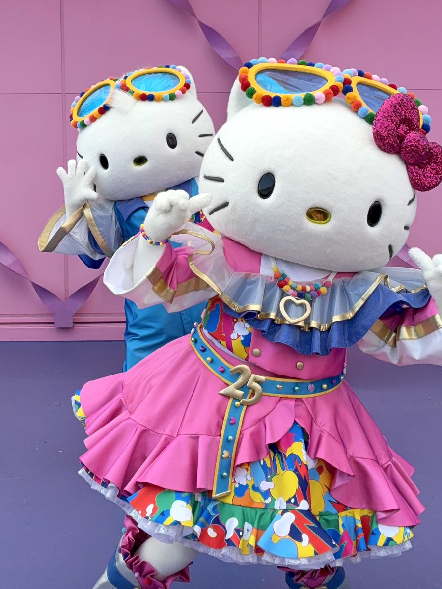 新しい衣装可愛すぎる❤️ #USJファン #ハローキティ #ディアダニエル