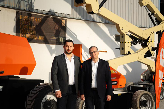 GulfIndustryOn's tweet image. JLG Industries, a unit of industrial company Oshkosh Corporation has announced the opening of its regional hub in Dubai.
Read more on gulfindustryonline.com/ArticleTA/3899…
#GINews #Manufacturer #Telehandlers #Dubai