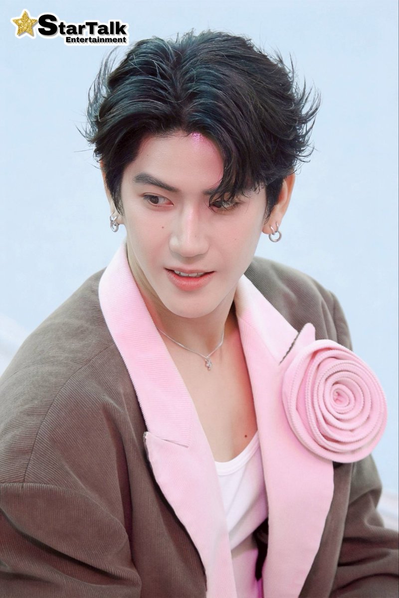 startalkent's tweet photo. พ่อหนุ่มดอกไม้~ "ซี ทวินันท์" ร่วมเปิดตัว SRICHAND IN-SKIN Phyto Camellia PDRN Series ในงาน SRICHAND IN-SKIN "The Symphony of GLOWolution Event"

SRICHAND WITH SEA TAWINAN

#sea_tawinan
#SrichandPDRNxBamBam
#SRICHANDCamelliaPDRN
#SRICHANDINSKIN
#SRICHAND https://t.co/jAt3fDKELZ
