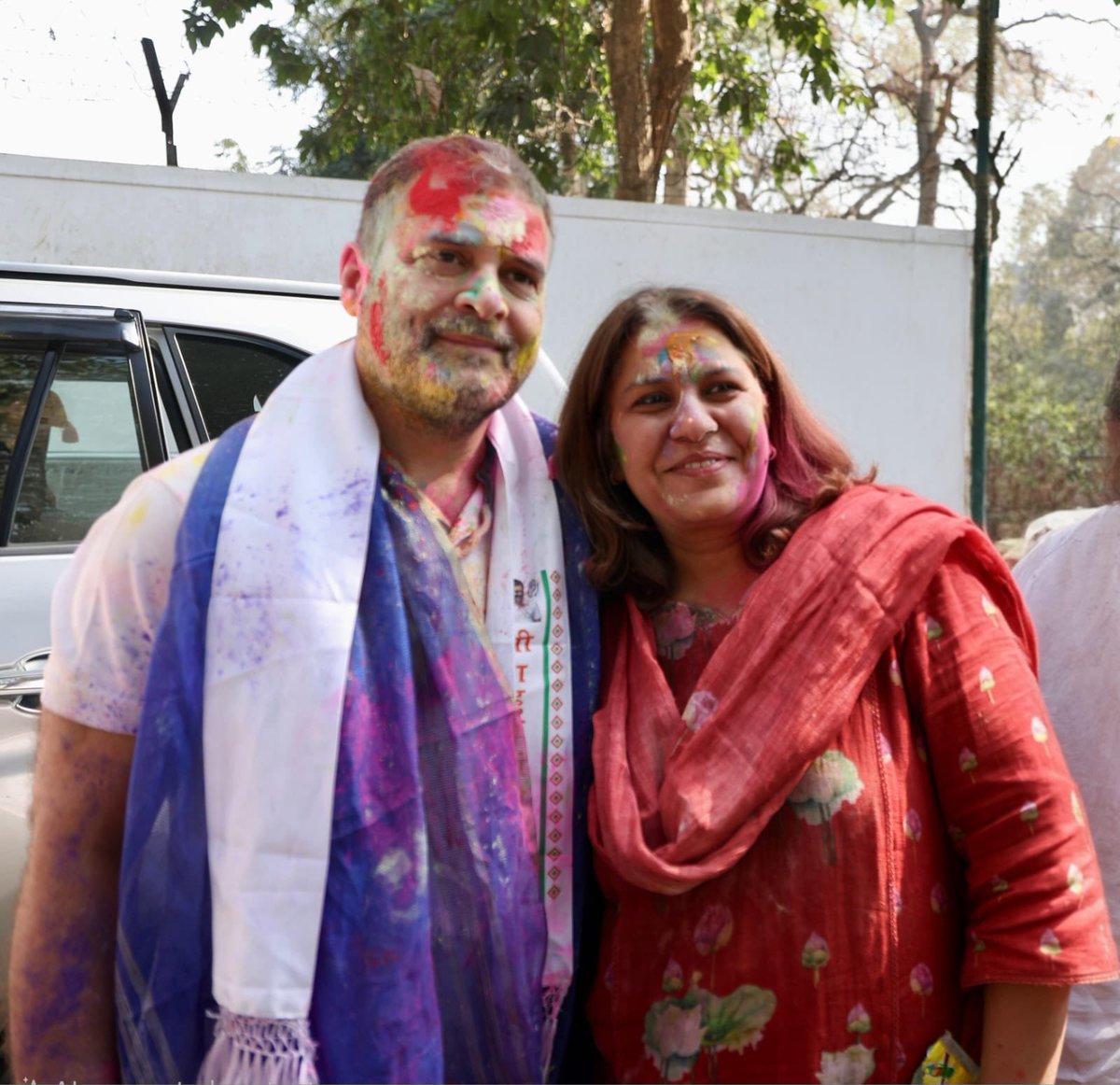 VIJAYSh74645132's tweet image. बुरा ना माने होली है 
लिल्लाह जोड़ी सलामत रखे 
छ #प  # Ri