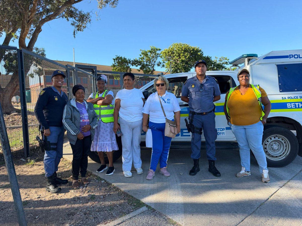 SAPoliceService's tweet photo. #sapsEC #SAPS Bethelsdorp Boosts School Safety Visibility
Today, SAPS Bethelsdorp, together with 17 members of the #CommunityInBlue Patrollers (Sector 3), conducted a joint #SaferSchools op at Soutpan Primary School, Arcadia High School, Fernwood Primary School and Westville High School.
Members conducted high-visibility patrols to prevent crime, curb the selling of illegal substances to learners, and to address #gang activity around school vicinities. A foot patrol was also carried out in Rensburg Street, Arcadia, to ensure the safe passage of learners.
SAPS remains committed to creating safer schools and encouraging the community to take ownership in the fight against crime. #PoliceVisibility #PartnershipPolicing ME
