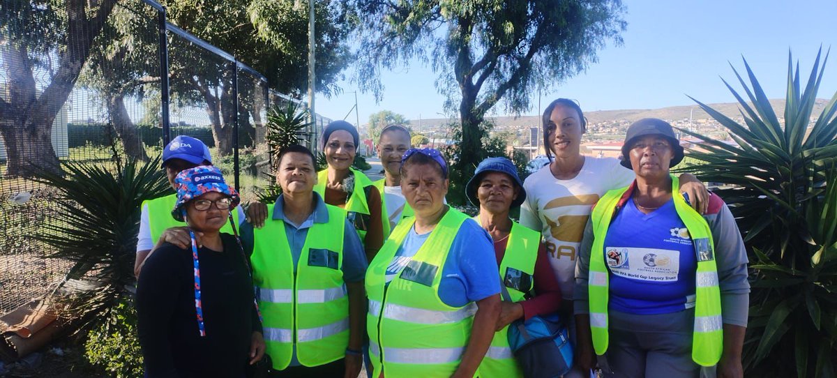 SAPoliceService's tweet photo. #sapsEC #SAPS Bethelsdorp Boosts School Safety Visibility
Today, SAPS Bethelsdorp, together with 17 members of the #CommunityInBlue Patrollers (Sector 3), conducted a joint #SaferSchools op at Soutpan Primary School, Arcadia High School, Fernwood Primary School and Westville High School.
Members conducted high-visibility patrols to prevent crime, curb the selling of illegal substances to learners, and to address #gang activity around school vicinities. A foot patrol was also carried out in Rensburg Street, Arcadia, to ensure the safe passage of learners.
SAPS remains committed to creating safer schools and encouraging the community to take ownership in the fight against crime. #PoliceVisibility #PartnershipPolicing ME