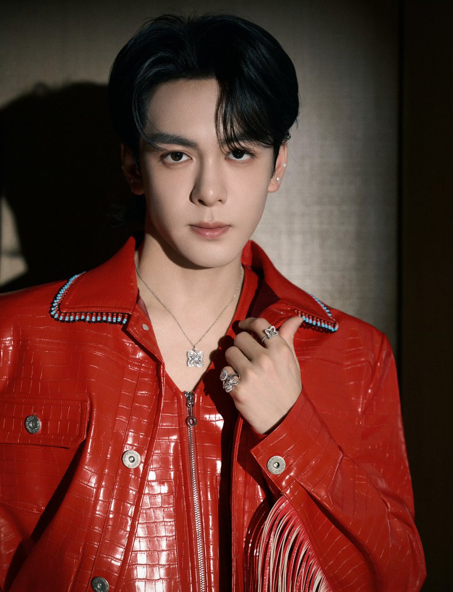 ZengShunxi studio update more photoshoot from Hunan TV Lantern