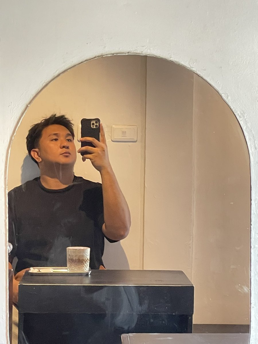 meetmjdevera's tweet photo. 📍1972 Coffee House

Coffee with Taro? 💜🤎Heaven! https://t.co/LsK9ZaKFdt