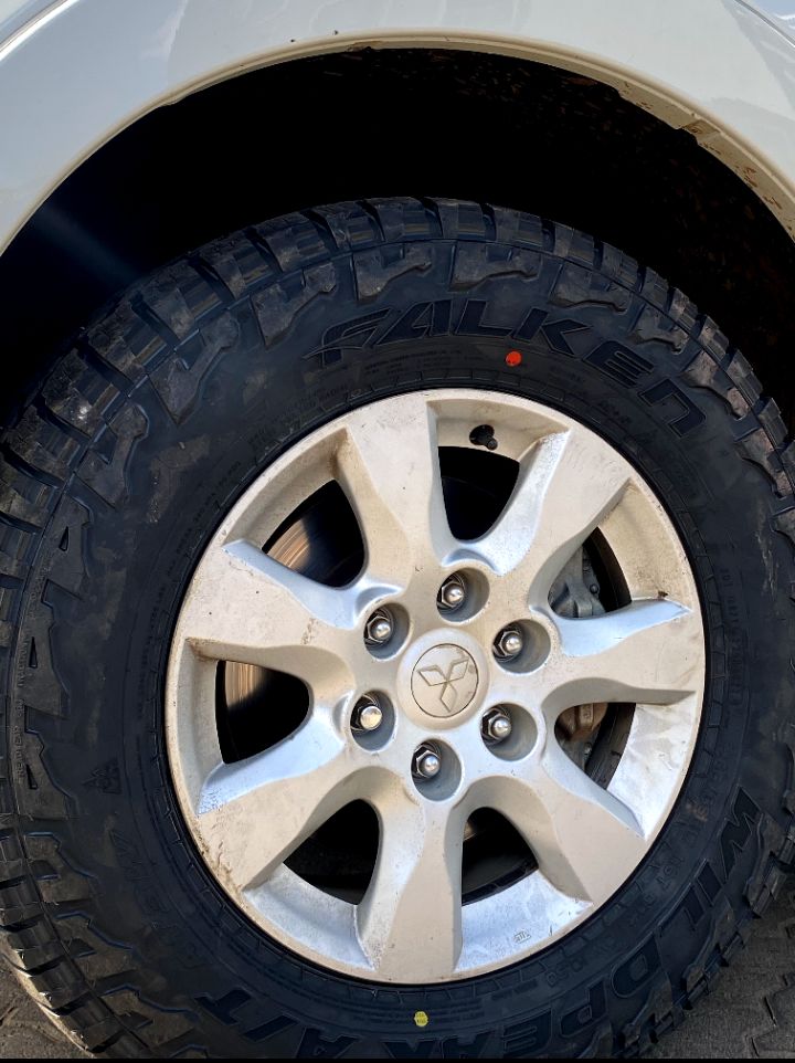 Wabcomobilityke's tweet photo. Built for the wild. Ready for the city.
๐นFalken Wildpeak AT3W
๐น Size: 265/65R17
๐น Fitted on: Mitsubishi Pajero
From highways to rough terrain this Pajero is ready. ๐๐ฅ
#WabcoTyres #FalkenWildpeak #AT3W #Pajero #MitsubishiPajero #AllTerrain #4x4Life #OffRoadKenya #adventure https://t.co/Pbv23rM4WM
