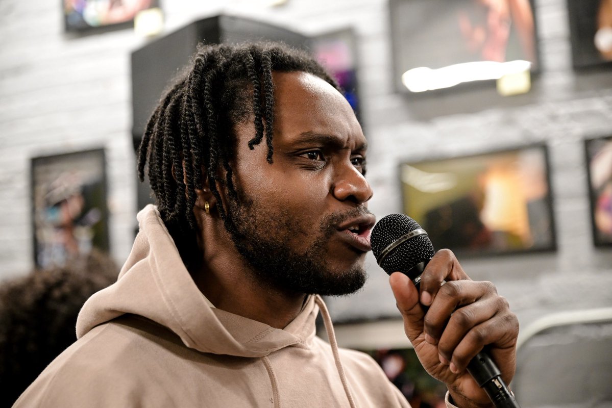 JReadTheArtist tweet media