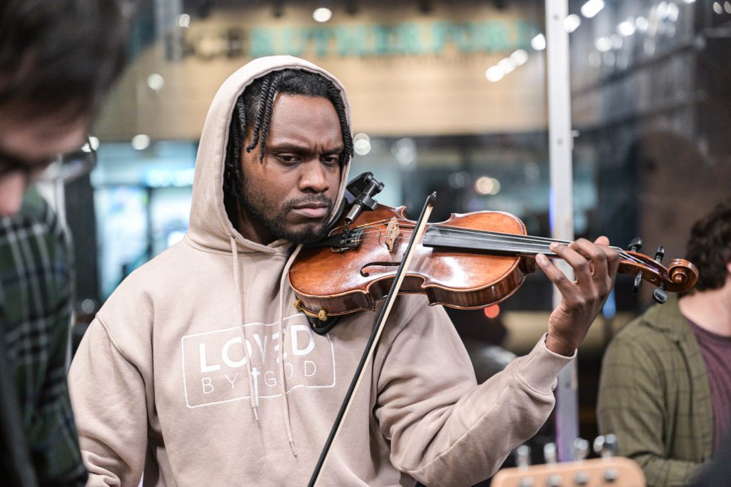 JReadTheArtist tweet media