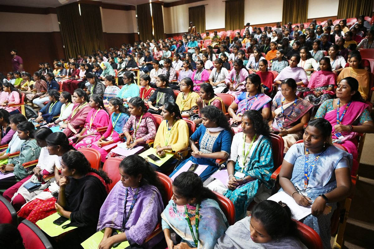 KSRCASWOMEN's tweet photo. School of Computing, School of Languages and Department of Mathematics organized the National Conference on "Emerging Technologies in Computer Science, with Focus on Computing Communication, AI and Data Science &amp; Role of Literature in Everyday Life"on 04.03.2026. https://t.co/GtCZ32qKah