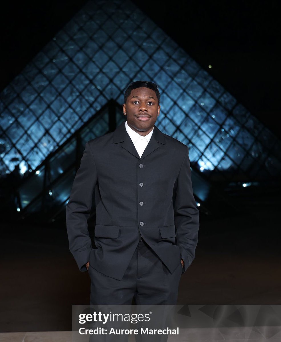 TIAKOLA a été photographié par Stéphane Cardinal, Aurore Marechal au ‘Diner du louvre’