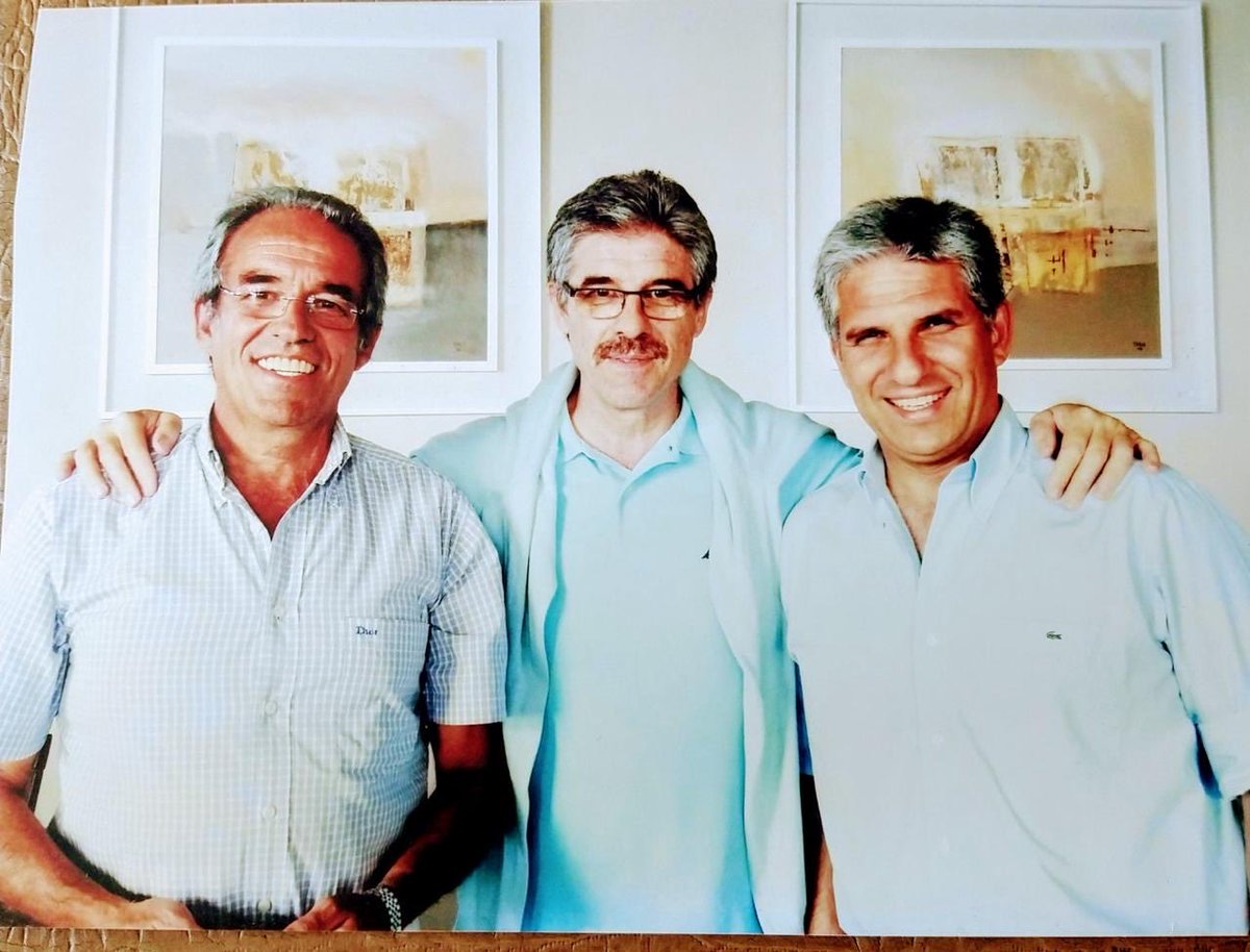 Hoy 4 de Marzo de celebra en Argentina el día del HERMANO. Feliz día para mis dos  maestros de la vida  (y hermanos) QUIQUE y JORGE !!