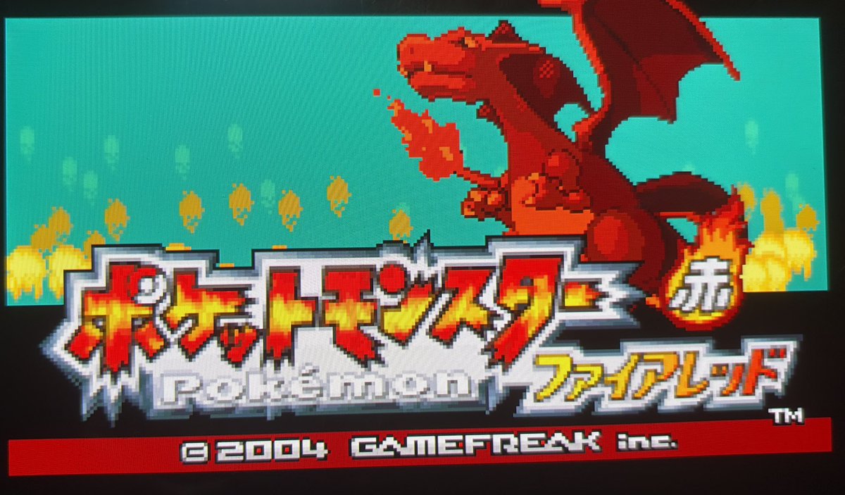 歌もツイートもせずに何をしているかというと…