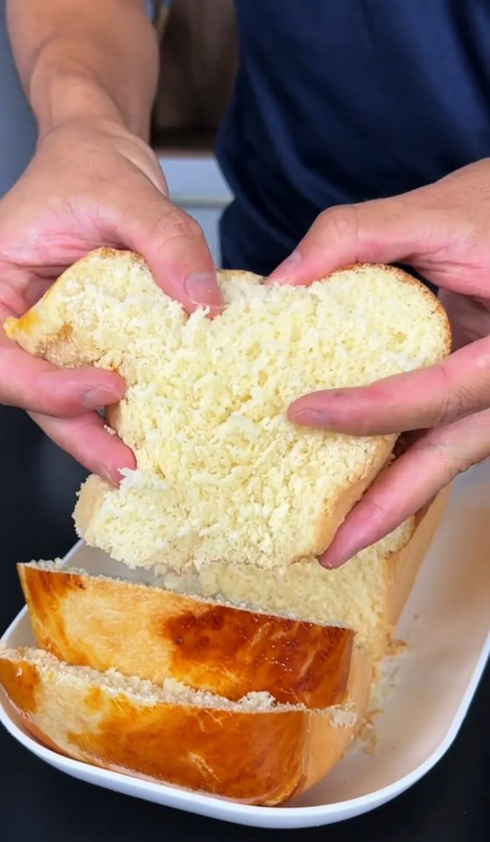 MarciaFreire66's tweet photo. Pão caseiro super macio e delicioso 😋🍞 feito no liquidificador e sem precisar sovar 🙌
Tá aprovado 🤌 https://t.co/C4fbfX8sCn