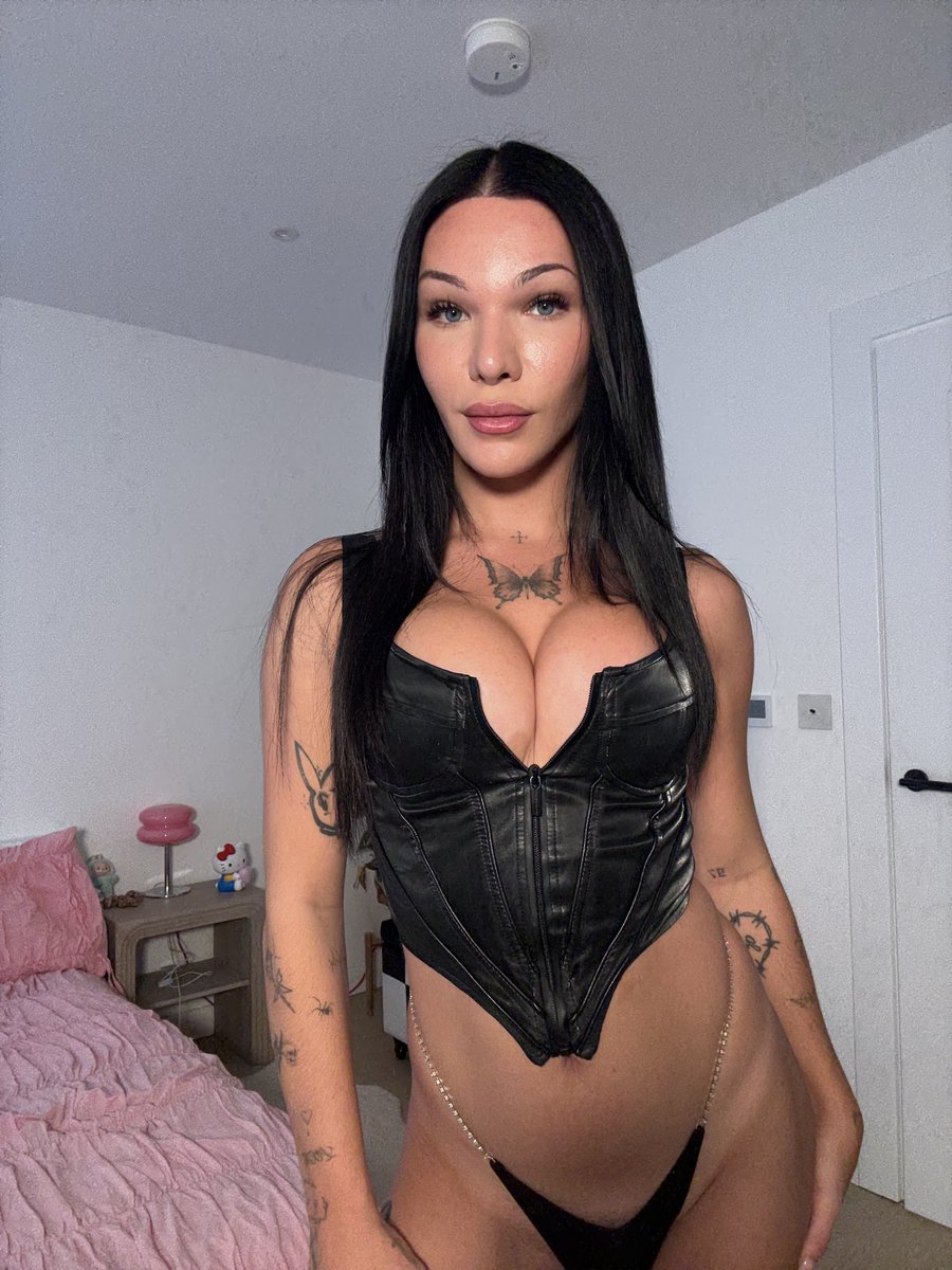Bella Goth (ON1YF4NZ🌶️) tweet media
