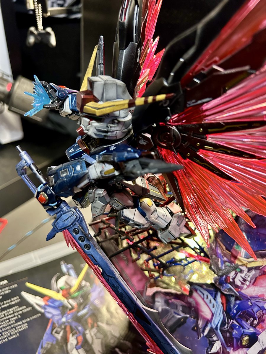daruchannel's tweet photo. MGSDデスティニーガンダム作成完了！！
箱から飛び出してきたデスティニー！
箱、ランナー余す事なく作成したSDGsガンプラ作成です😈笑
一応このまま壁に掛けれる様にしたぜ！
#ガンプラ好きと繋がりたい 
#ガンプラの画像を貼るとRTされると聞いて #ガンプラ
#ガンプラ好きな人たちと繋がりたい https://t.co/TLujyS5tzI